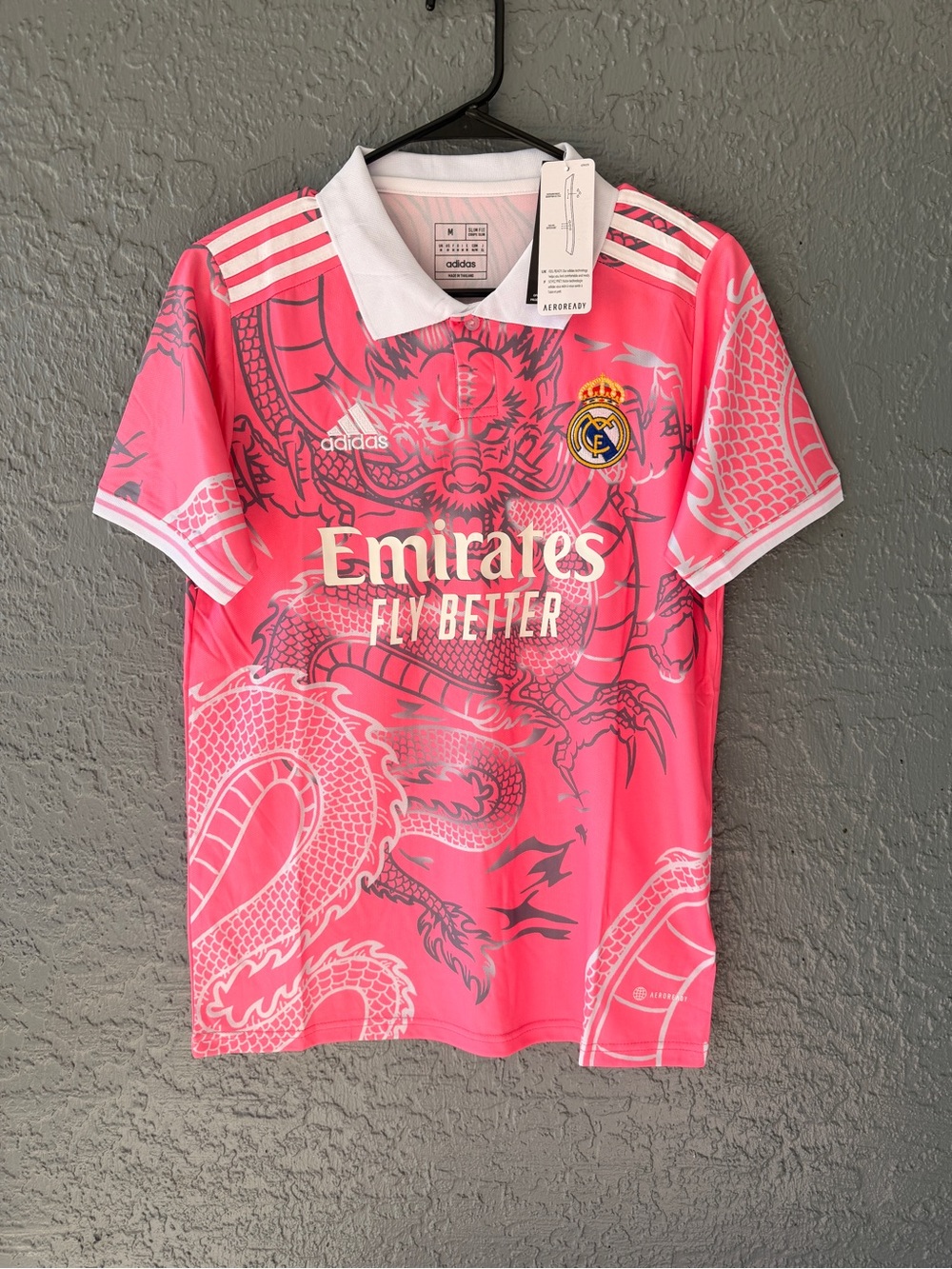 Vinicius Jr Real Madrid Soccer Jersey pink - Picture 2 of 4